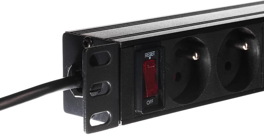 Shirit energjie rack Netrack PDU 10" 1U, 4 priza, me ndërprerës