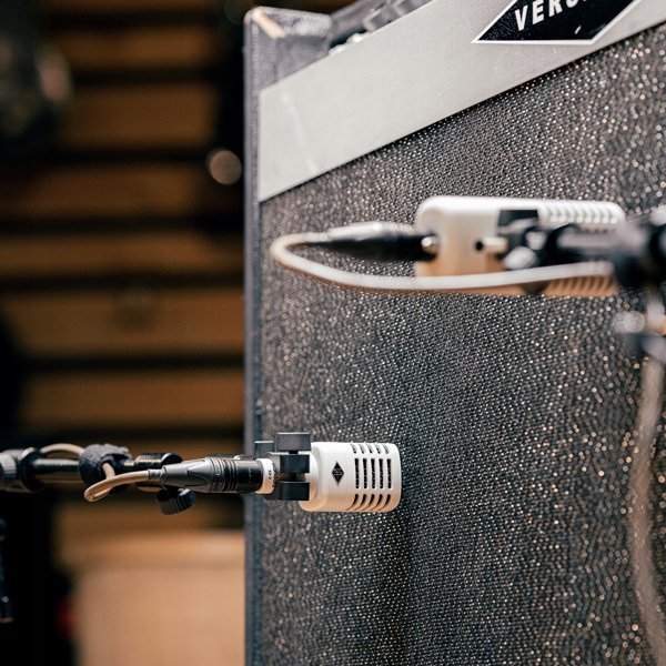 Mikrofon Universal Audio MIC-UASD-3, dinamik kardioid, me Hemisphere, i bardhë