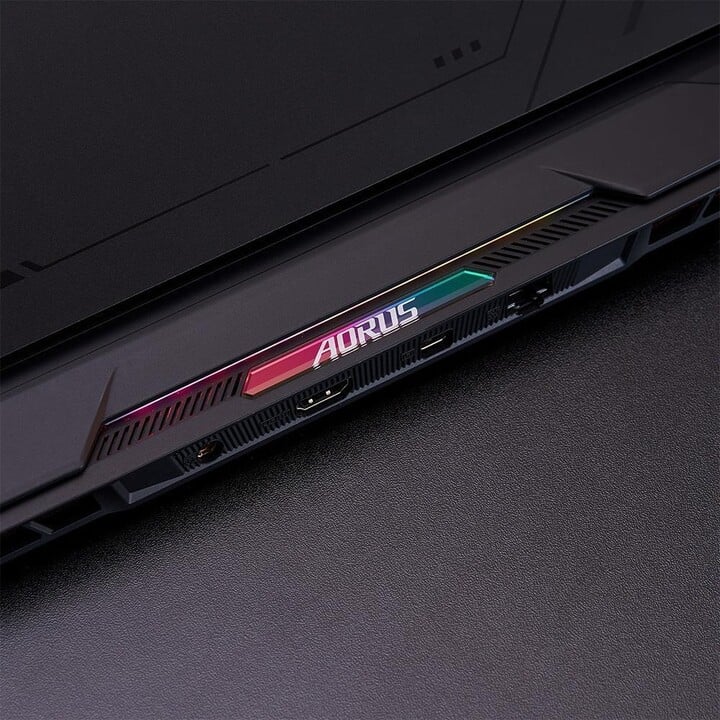 [OUTLET] Laptop GIGABYTE AORUS 17X, Intel Core i9, 32GB RAM, 2x 1TB SSD, NVIDIA GeForce RTX 4090, i zi	