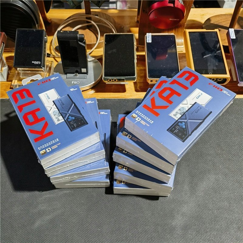 Amplifikator kufjesh FiiO KA13 USB DAC, Hi-Res Audio, dalje 3.5mm dhe 4.4mm, i zi