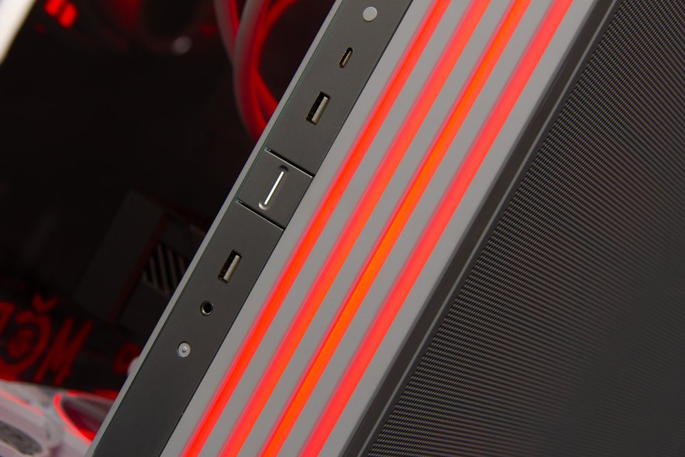 Kompjuter HAL3000 MČR 2025, Intel Core Ultra 9 285K, 64GB DDR5, RTX 5090, 4TB SSD, Windows 11 Home, i bardhë