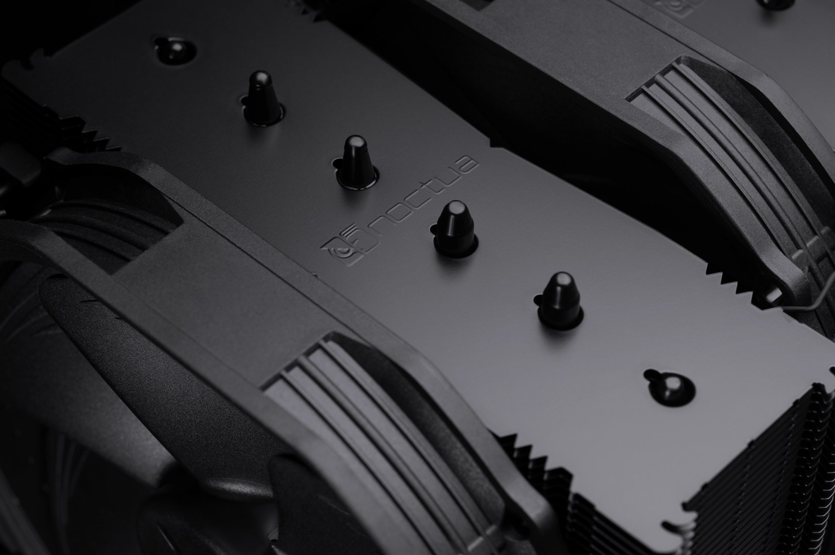 Ftohës Noctua NH-D15 Chromax, 140mm, 1500 RPM, i zi