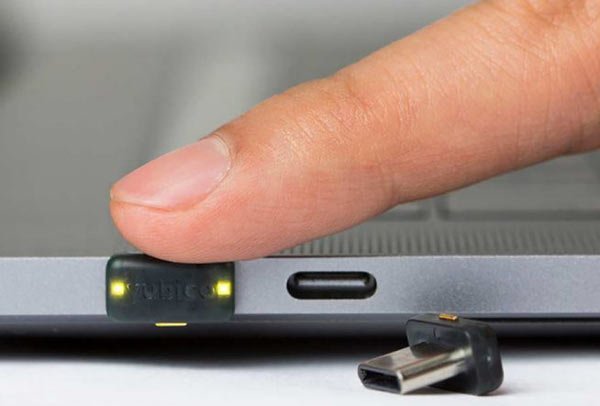 Çelës sigurie Yubico YubiKey 5C Nano FIPS, USB C, autentifikim shumëfaktor, i zi