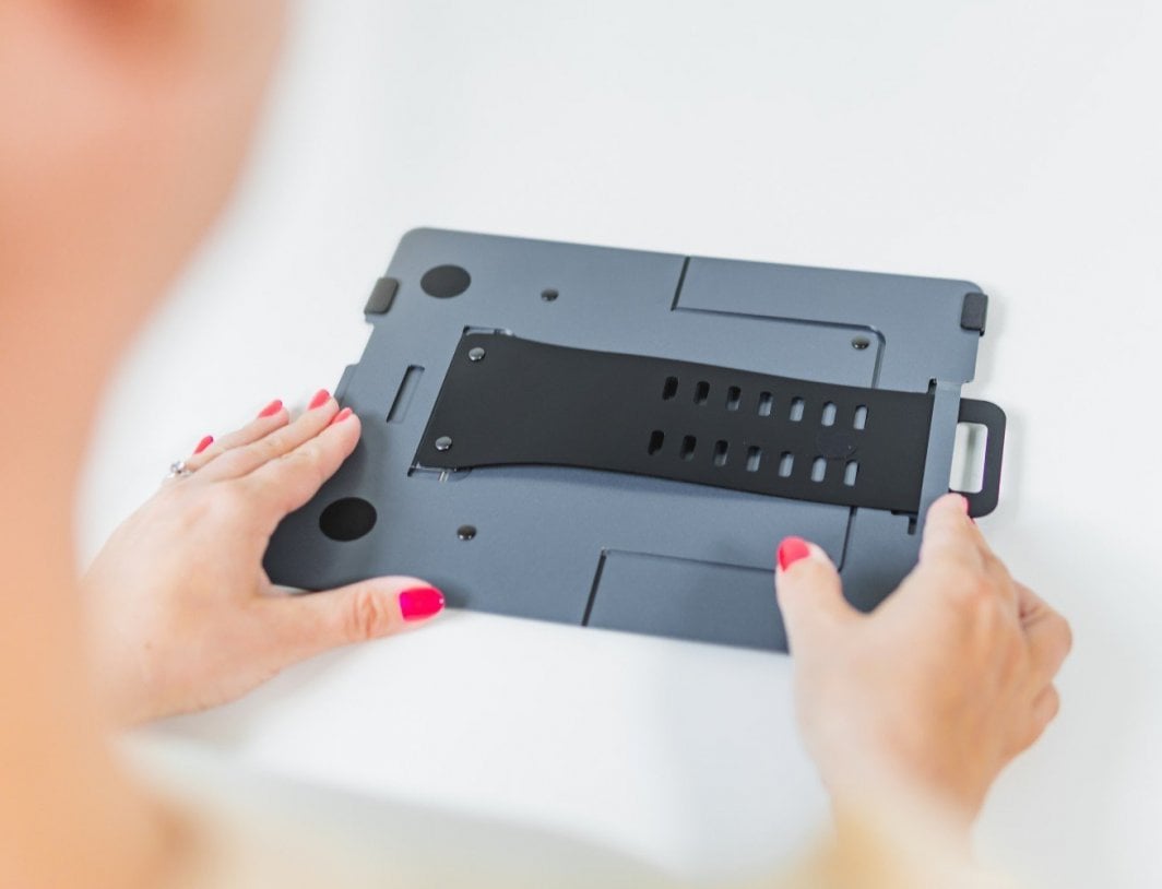 Standi për laptop dhe tablet BakkerElkhuizen FlexTop 170, i rregullueshëm, portativ, gri e errët