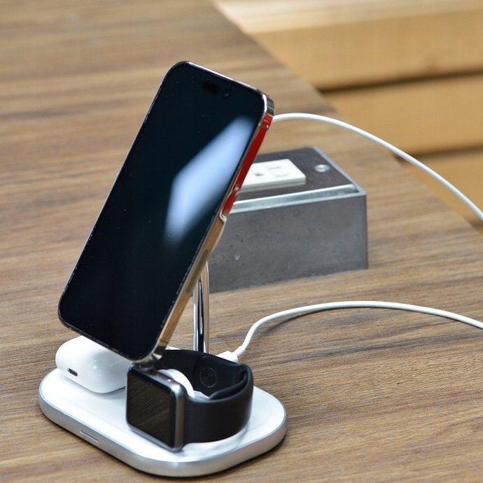 Karikues wireless Energizer WCP303, 3 në 1, 15W, me magnet, i zi