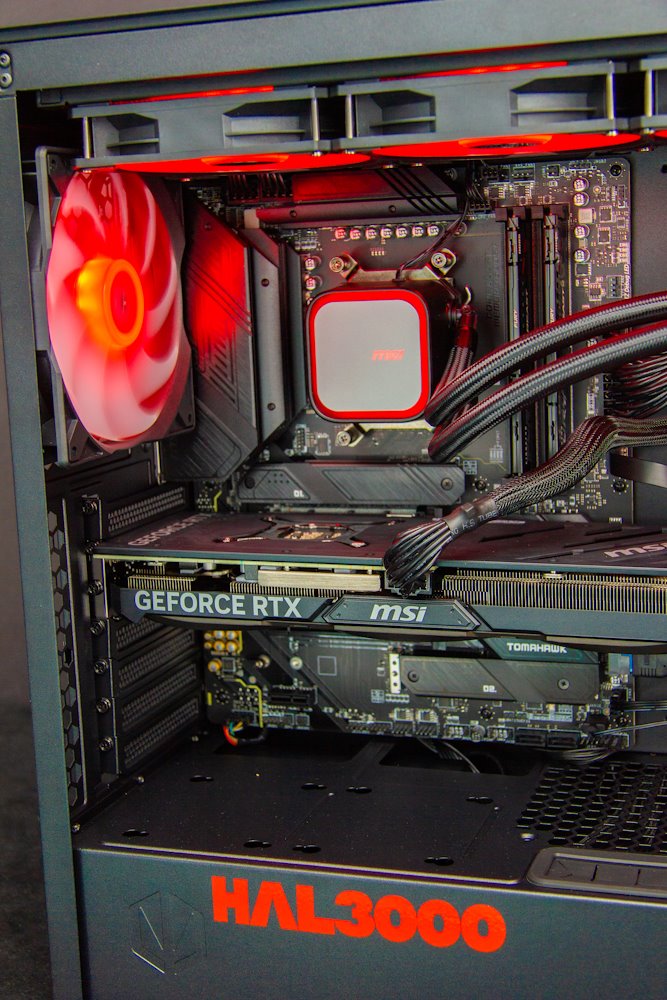 Kompjuter HAL3000 Alfa Gamer Super, Ryzen 7 9800X3D, RTX 4070 Ti Super, i zi