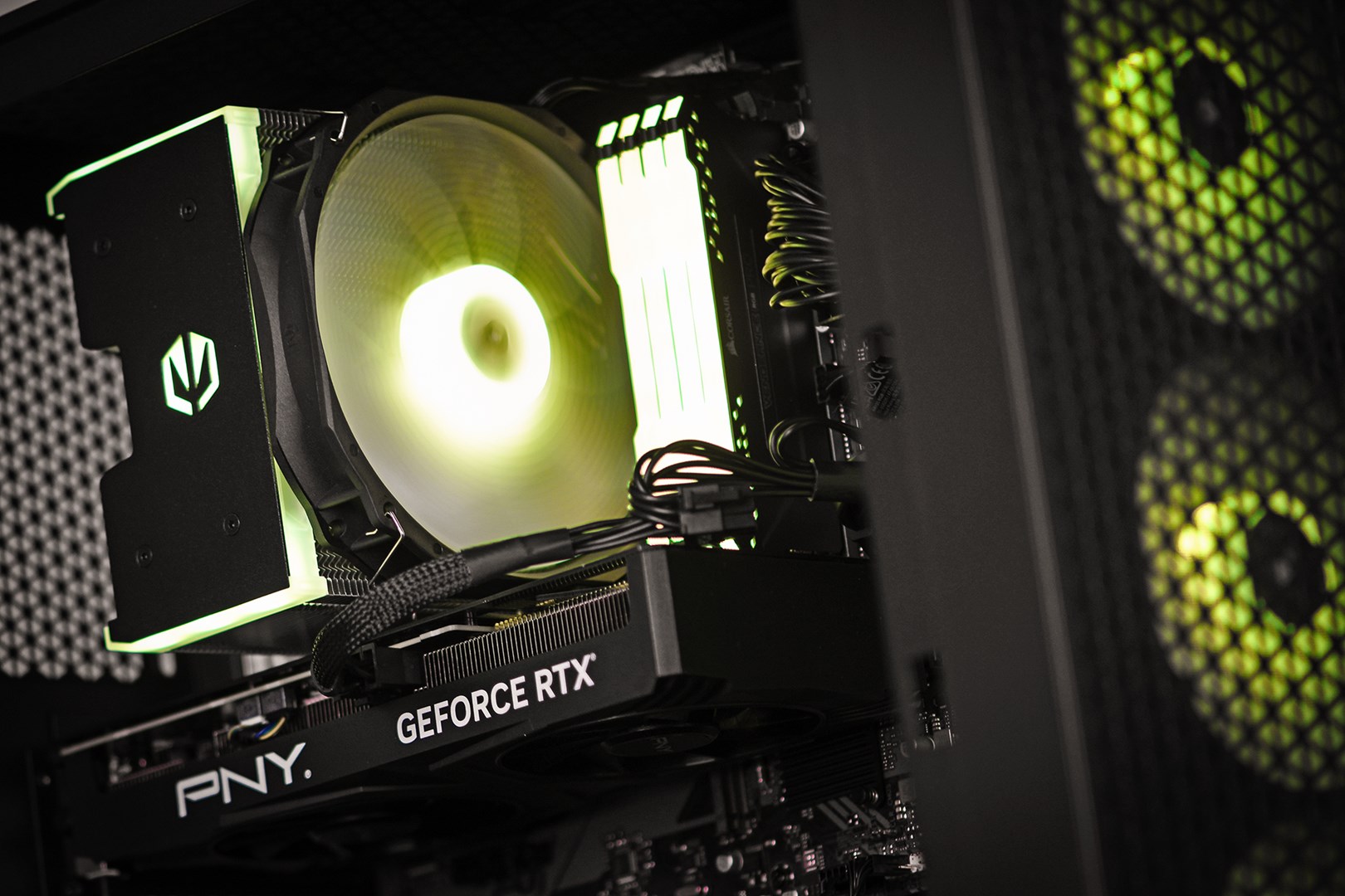 Kомпјутер Actina iCUE, Intel Core i5-13500, 32GB RAM, 2TB SSD, NVIDIA GeForce RTX 4070, црн