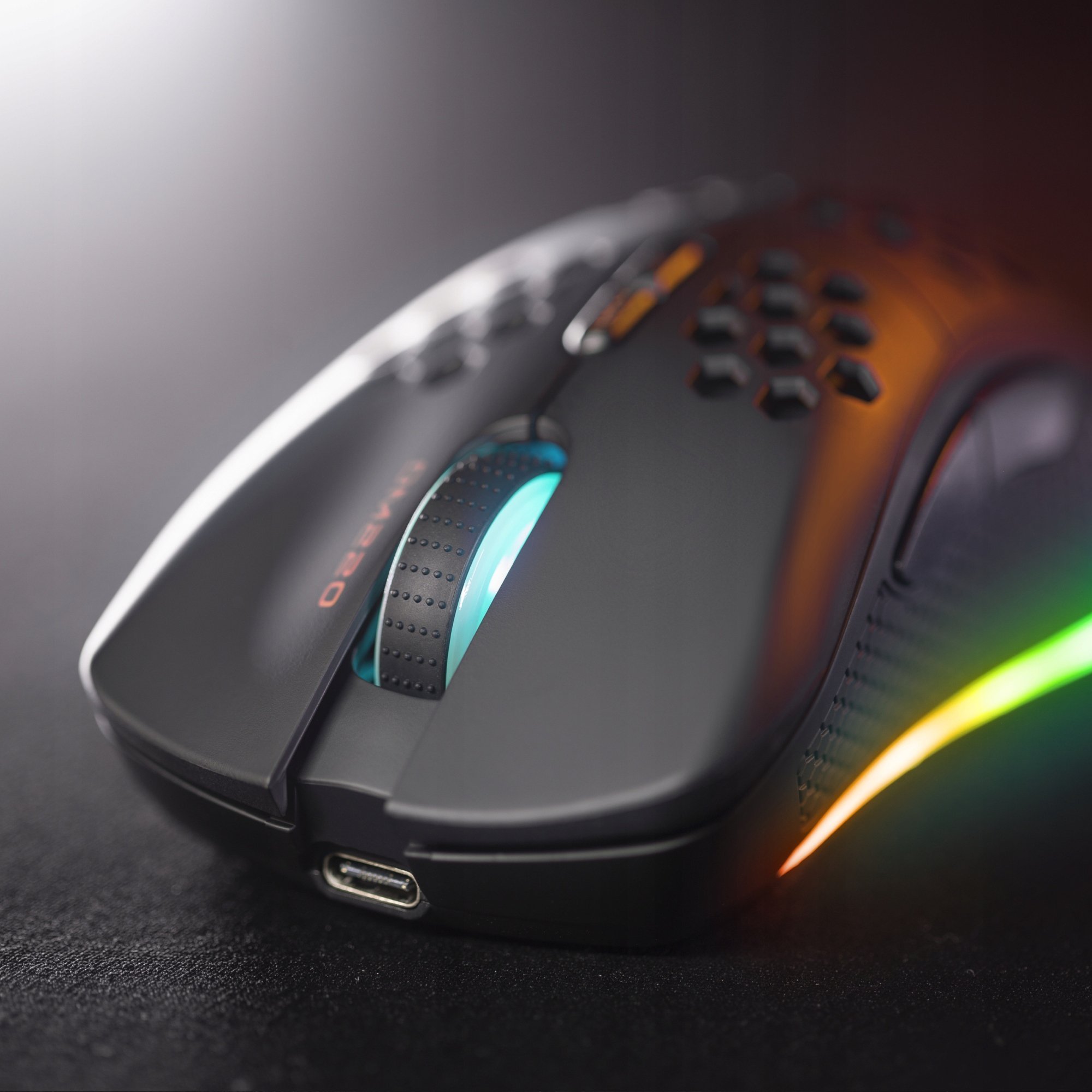 Maus gaming DM220 Wireless, RGB, 2.4 GHz, i zi