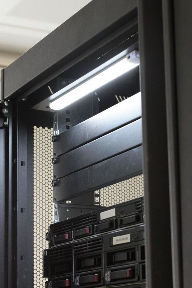 Panel ndriçues LED Techly I-CASE LIGHT-06, magnetik, për kabinet rack 19", i bardhë