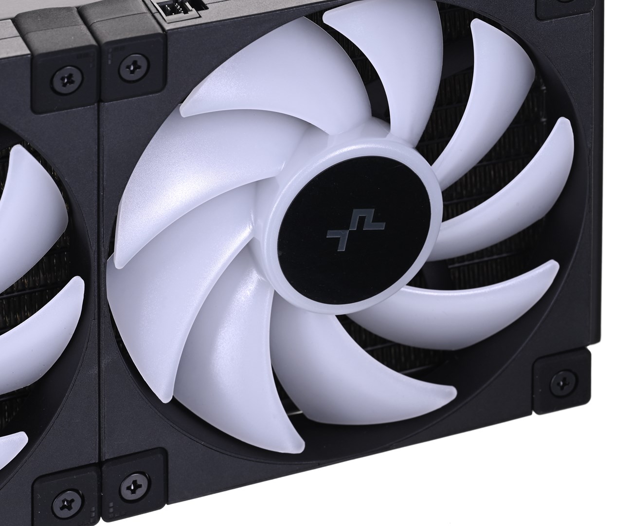 DeepCool LD240 Сè-во-едно ладилник за течности, 12 см, црн
