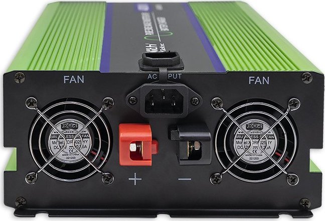 Inverter Qoltec Monolith, 2500W 5000W, 12V në 230V, valë sinusoide e pastër