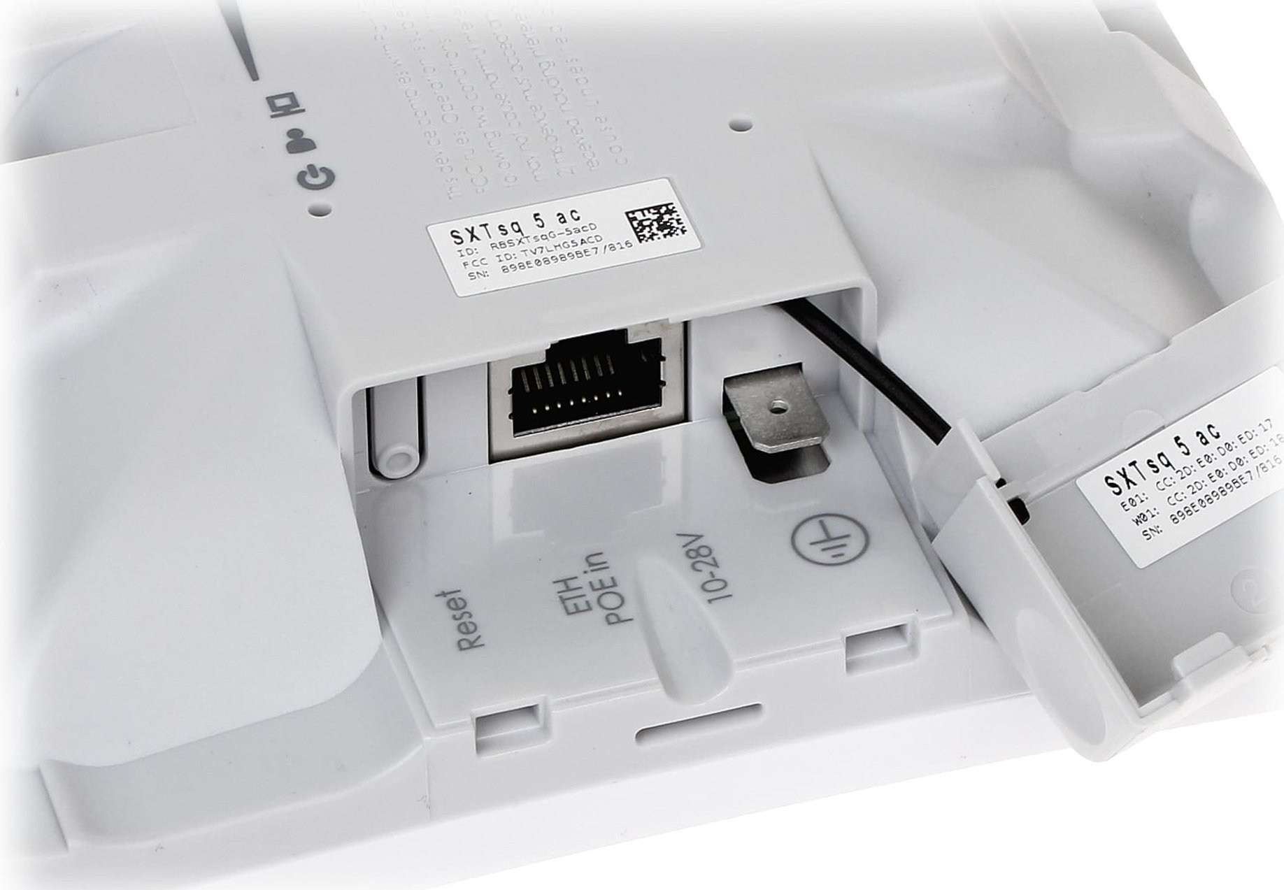 Уред CPE MikroTik SXTsq 5ACD, 5 GHz, 802.11ac, бел