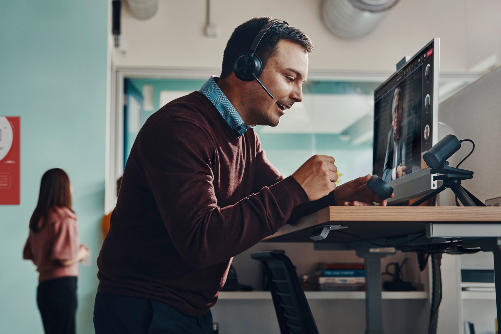 Kufje Poly Voyager Focus 2 UC, USB-A/USB-C, të zeza