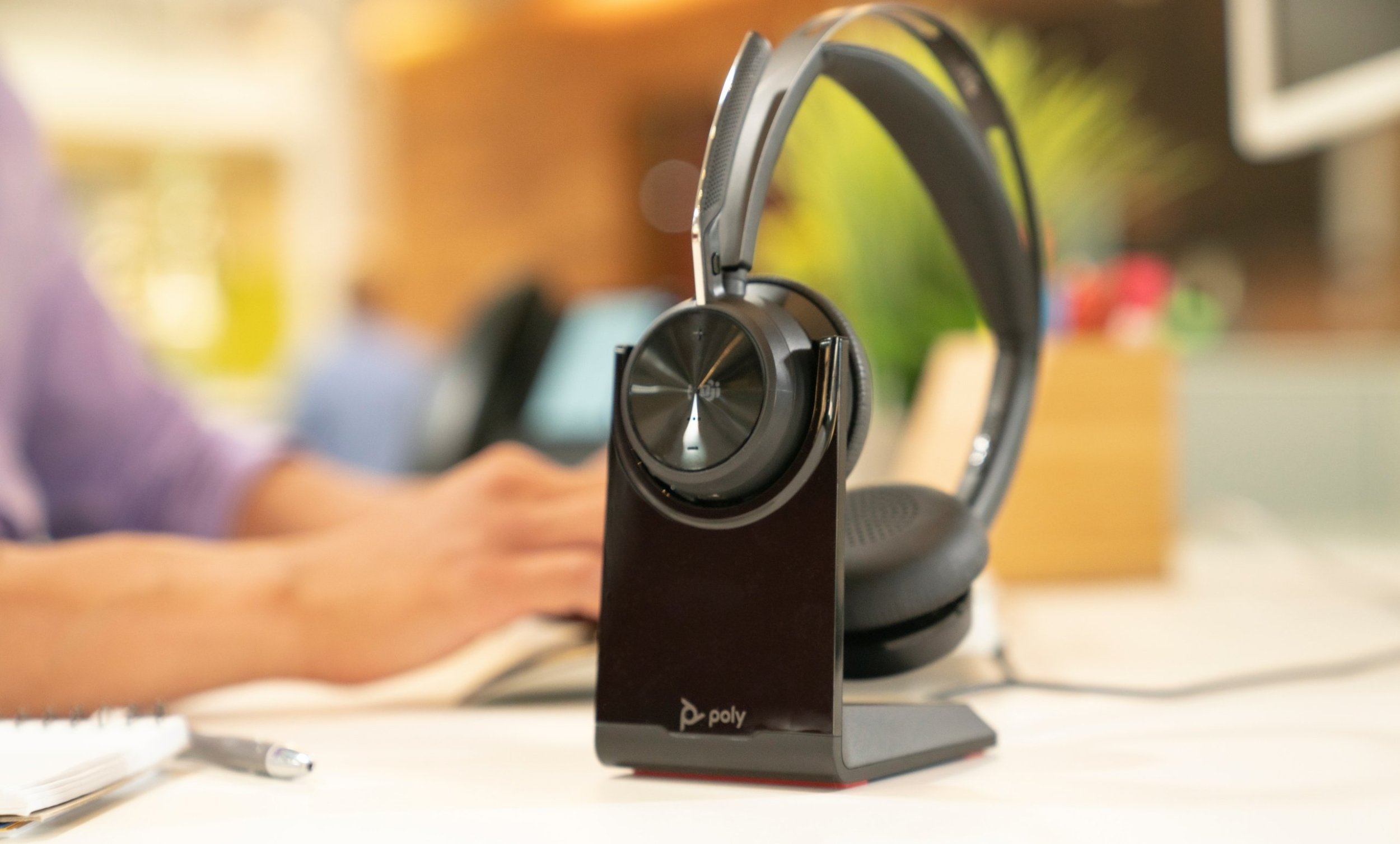 Kufje HP Poly Voyager Focus 2, Bluetooth dhe USB C, me mikrofon me anulim zhurme, të zeza