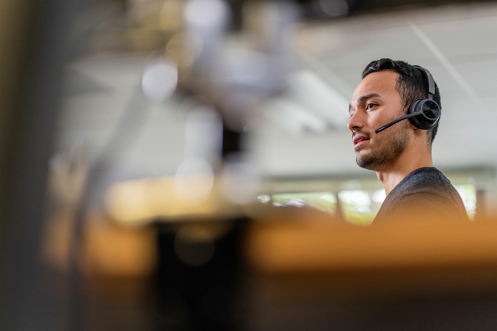 Kufje wireless Poly Voyager 4310 UC, USB-A, të zeza