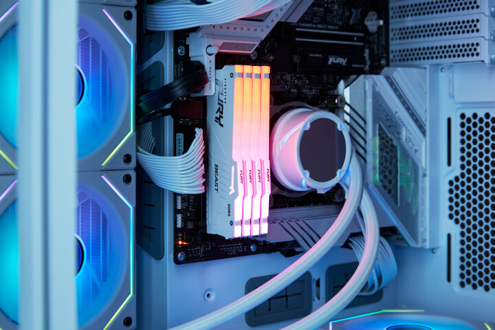 Modul i memories Kingston Fury Beast White RGB 16GB DDR5 5600 CL36, AMD EXPO