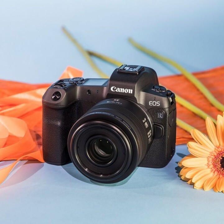 Објектив Canon RF 35mm f/1.8 Macro IS STM EU26