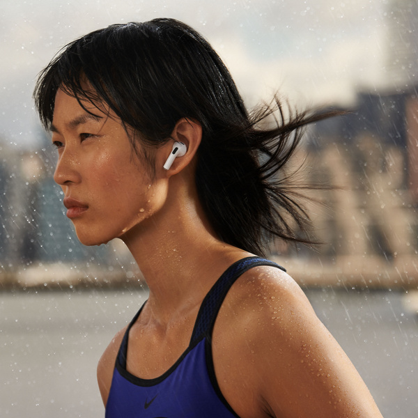 [OUTLET] Apple AirPods (3rd generation) with Lightning Charging Case