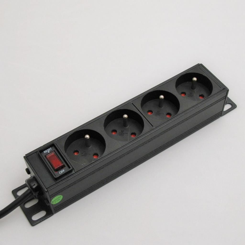 Shirit energjie rack Netrack PDU 10" 1U, 4 priza, me ndërprerës