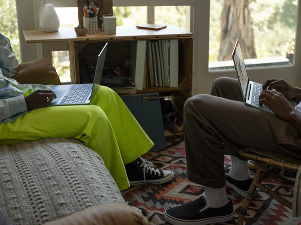 Laptop Microsoft Surface Go,12.4", Intel Core i5, 4 GB LPDDR4, 64GB eMMC, Intel UHD Graphics, platin