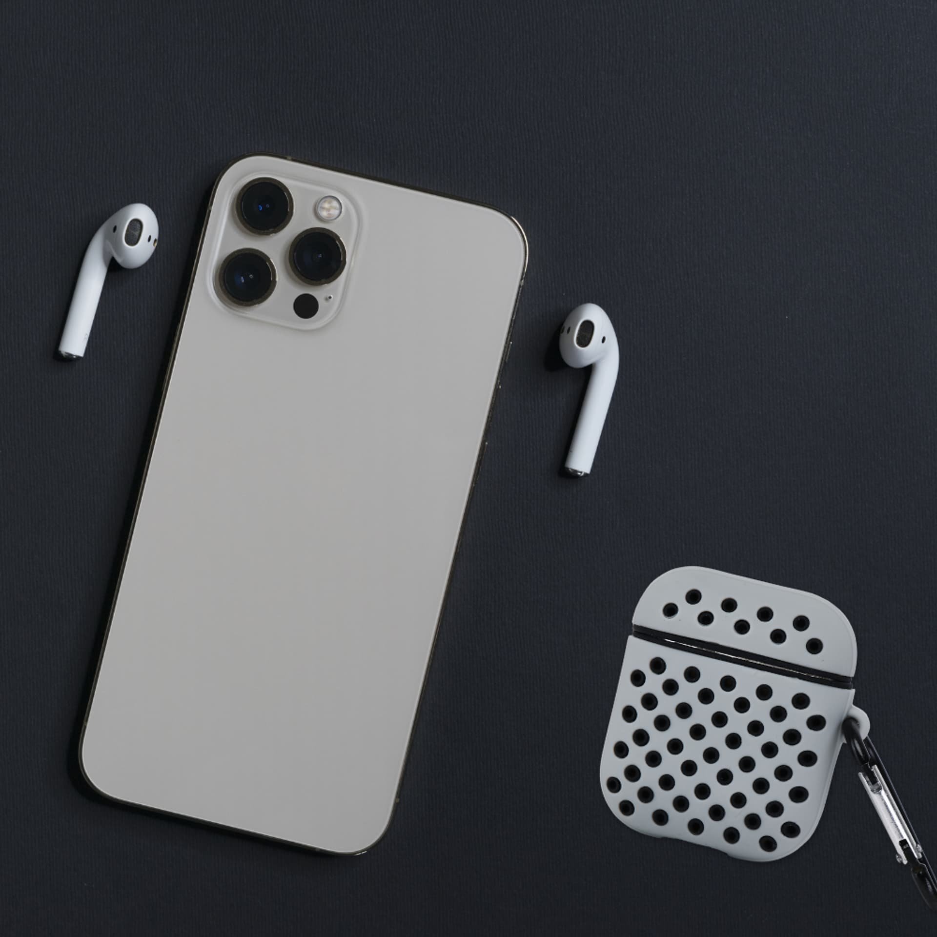 Mbulesë Beline për AirPods Pro 2 Sport, TPU, me karabinë, bardh e zi