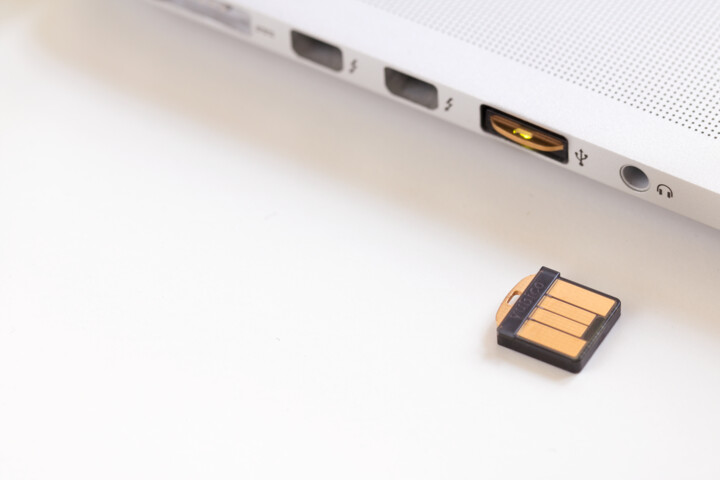 Çelës sigurie YubiKey 5 Nano - USB-A, OpenPGP/ Smart Card (2FA)