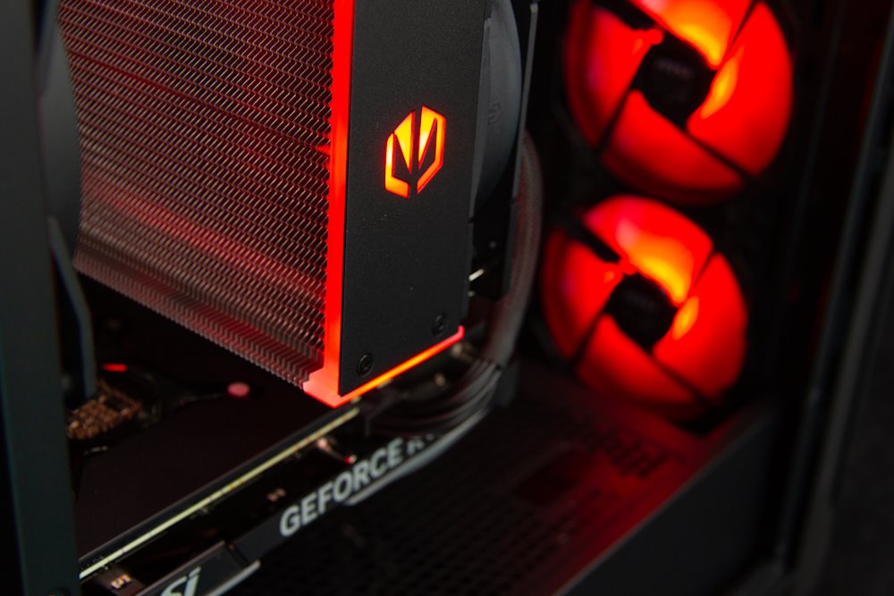 Kompjuter HAL3000 MČR Finale Pro Super, AMD Ryzen 5 9600X, 32GB RAM, 1TB SSD, NVIDIA RTX 4070 Super, i zi