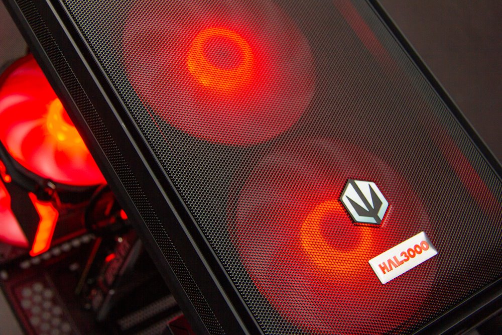 Kompjuter HAL3000 Alfa Gamer Ti Super, Ryzen 7 9700X, RTX 4070 Ti Super, 32GB RAM, 2TB SSD, i zi