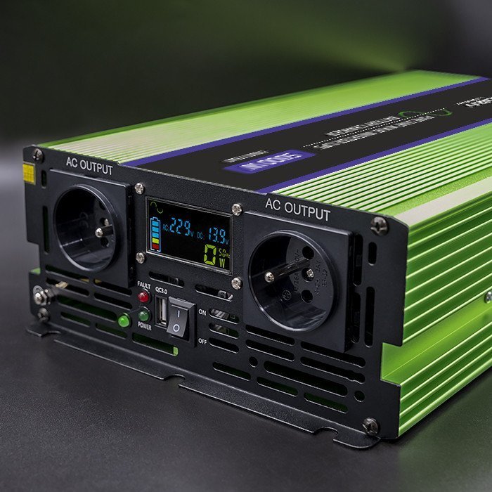 Inverter Qoltec Monolith, 2500W 5000W, 12V në 230V, valë sinusoide e pastër