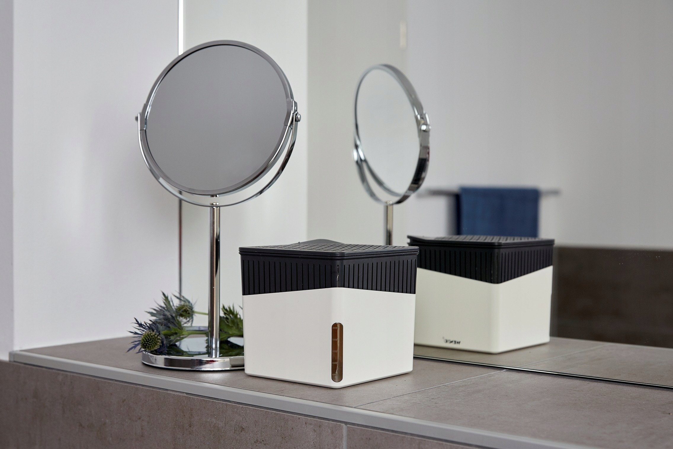 Деумидификатор Wenko Dehumidifier Cube, 1000g, бел