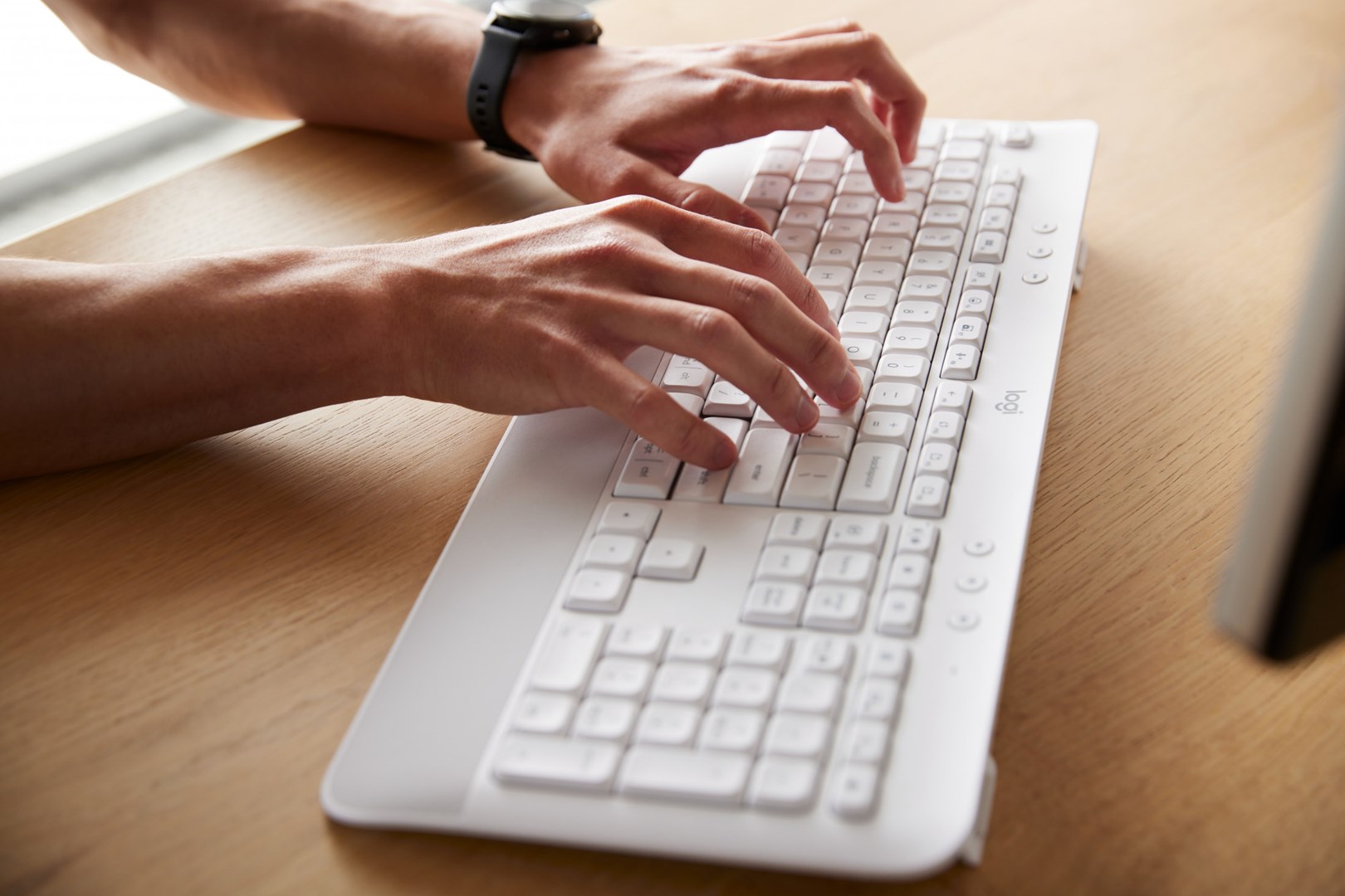 Set tastierë dhe maus Logitech Signature MK650 Combo, e bardhë