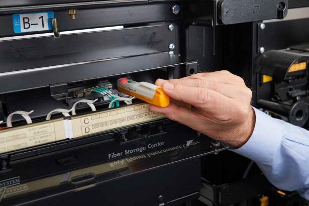 Детектор за оптички влакна Fluke FiberLert 125, за single mode и multimode влакна, пренослив, жолт