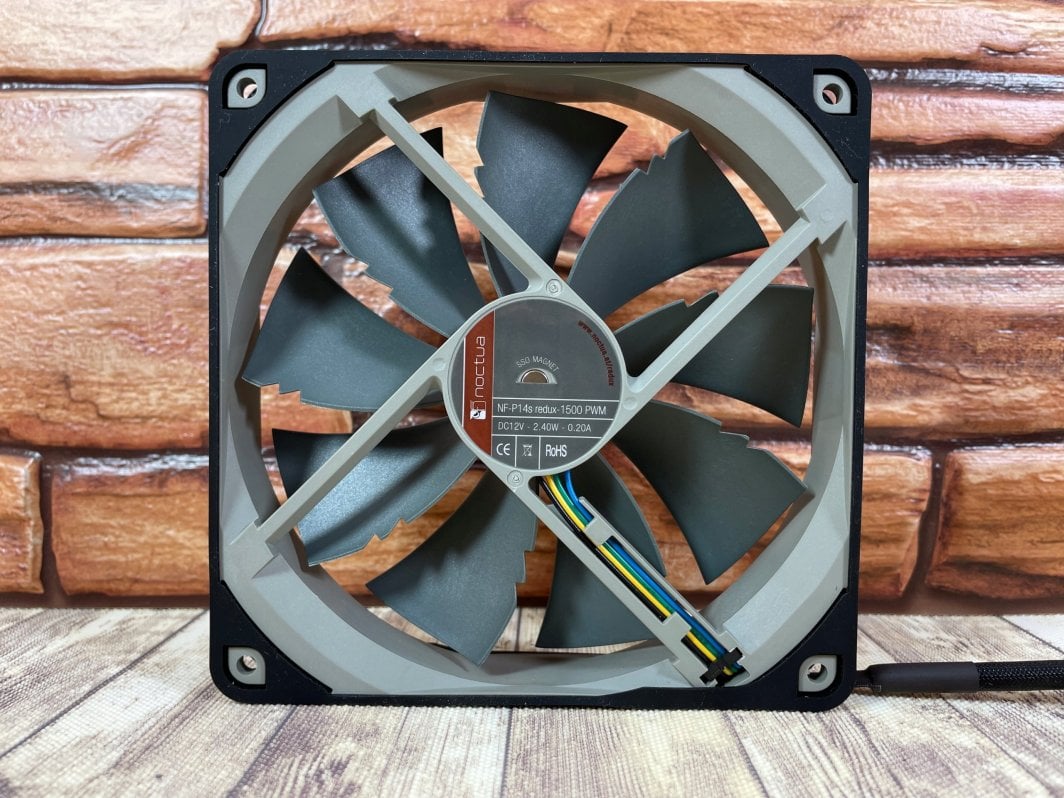 Set gasketash anti vibrim Noctua NA-SAVG2 chromax.black, për ventilator 140mm, 3 copë, të zezë