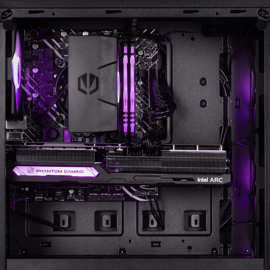 Kompjuter Actina, Ryzen 7 5800X3D, 16GB DDR4, 1TB SSD, RX 6750 XT, i zi