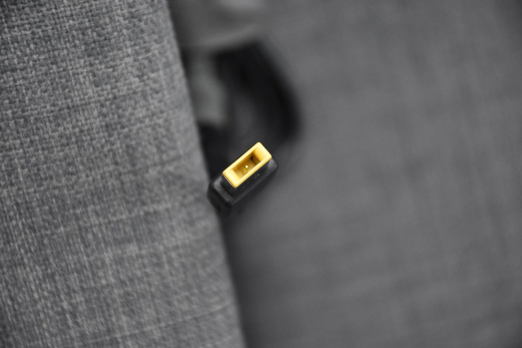 Adapter karikues Lenovo AC 65W, lidhje rrethore, i zi