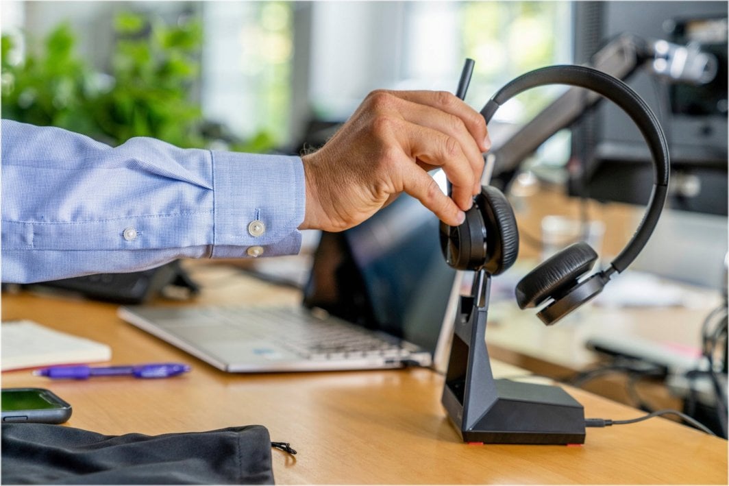 Kufje pa tela Poly Voyager 4320, Bluetooth, me mikrofon, të zeza