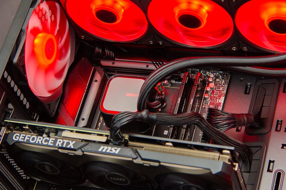 Kompjuter HAL3000 Alfa Gamer Super, Ryzen 7 9800X3D, RTX 4070 Ti Super, i zi
