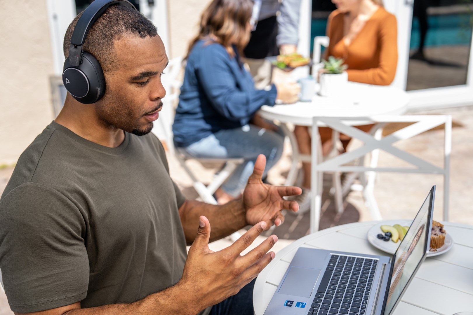 Kufje Poly Voyager Surround 80 UC, USB-C, USB-C/A, të zeza