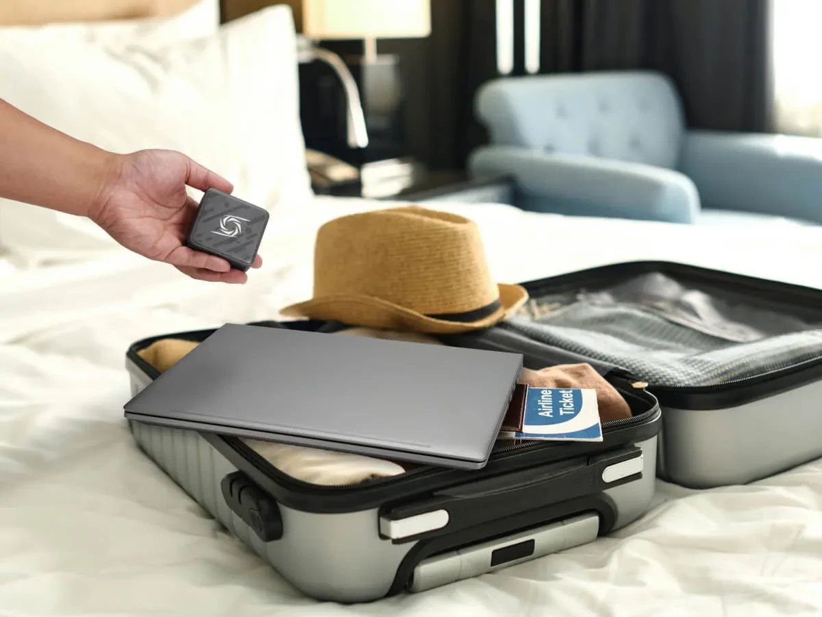 Полнач хаб AVerMedia CORE GO GC313, 100W GaN, 3 порти, бел