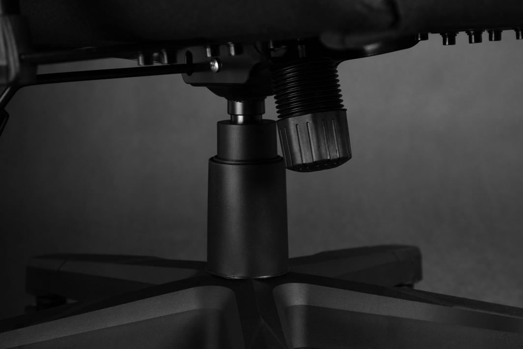 Karrige SENSE7 Vanguard, e zezë/kuqe