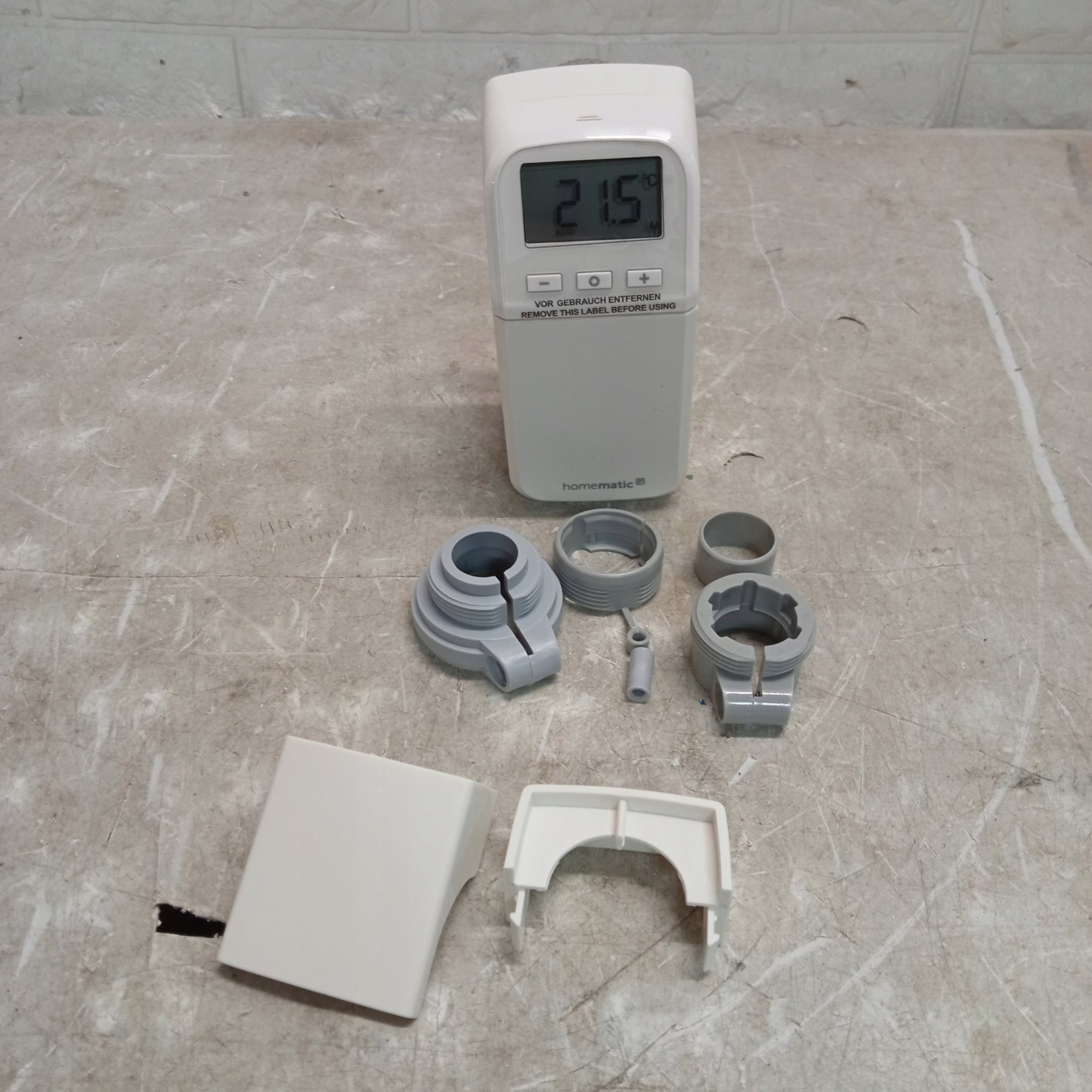 Termostat radiatorik Homematic IP Compact Plus, wireless, jetë baterie deri 7 vite, i bardhë