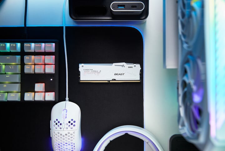 Modul i memories Kingston Fury Beast White RGB 16GB DDR5 5600 CL36, AMD EXPO