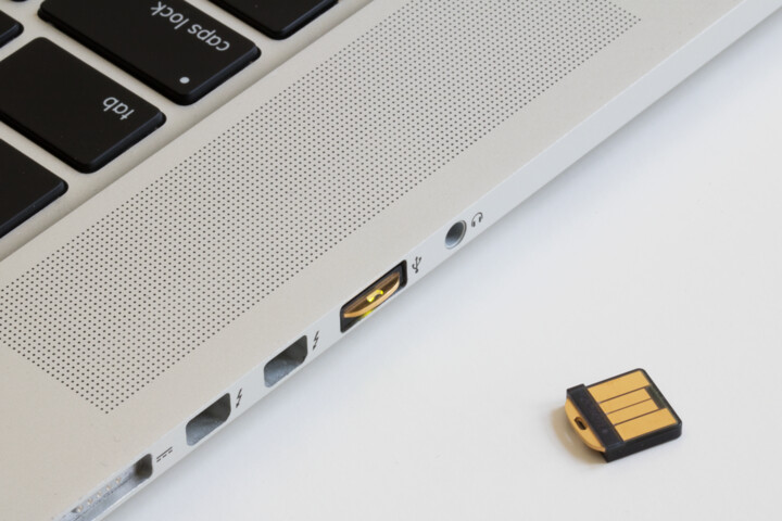 Çelës sigurie YubiKey 5 Nano - USB-A, OpenPGP/ Smart Card (2FA)