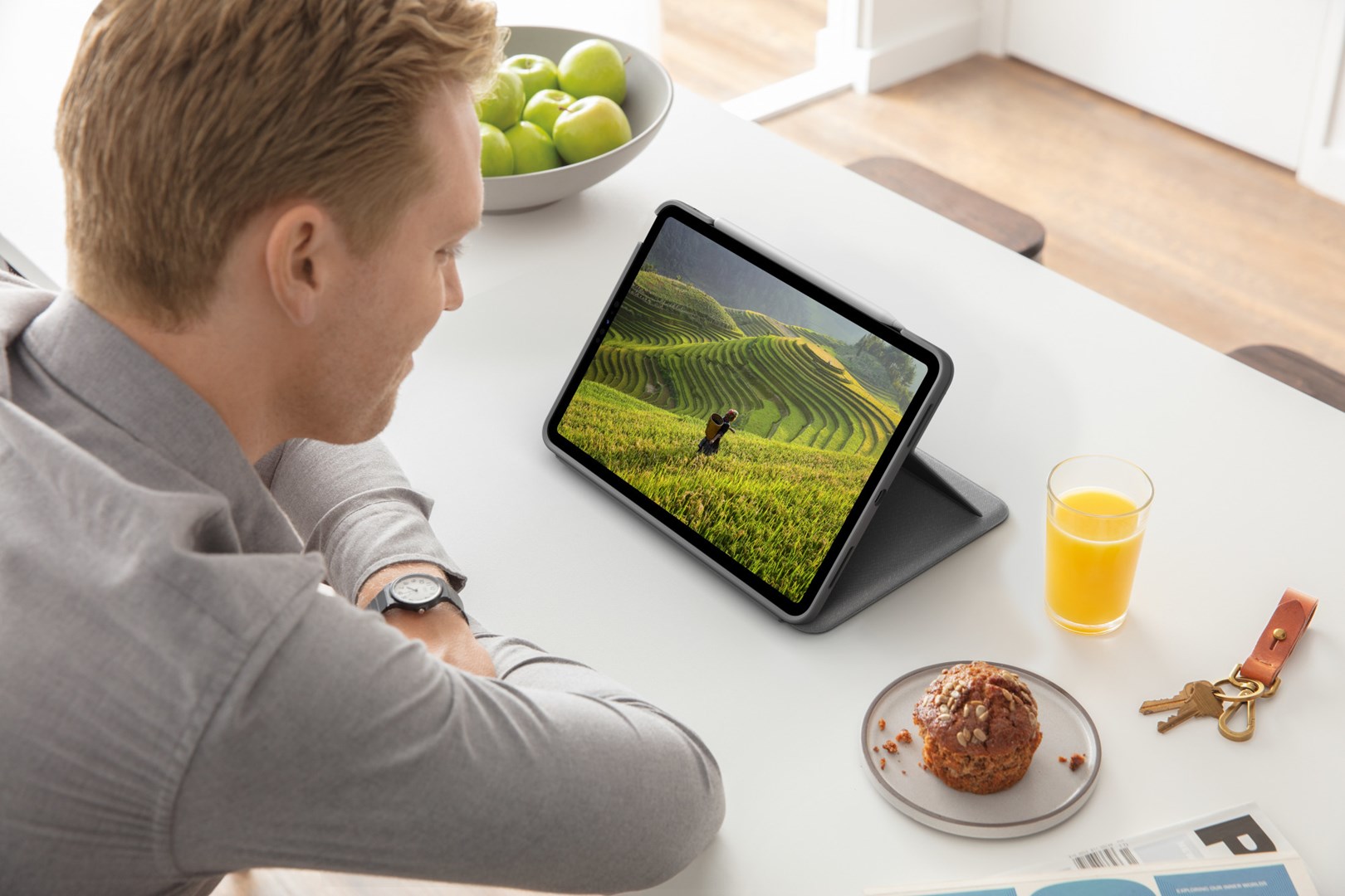 Mbështetëse tastiere për iPad Air (4th & 5th Gen) Logitech Folio Touch, e hirtë