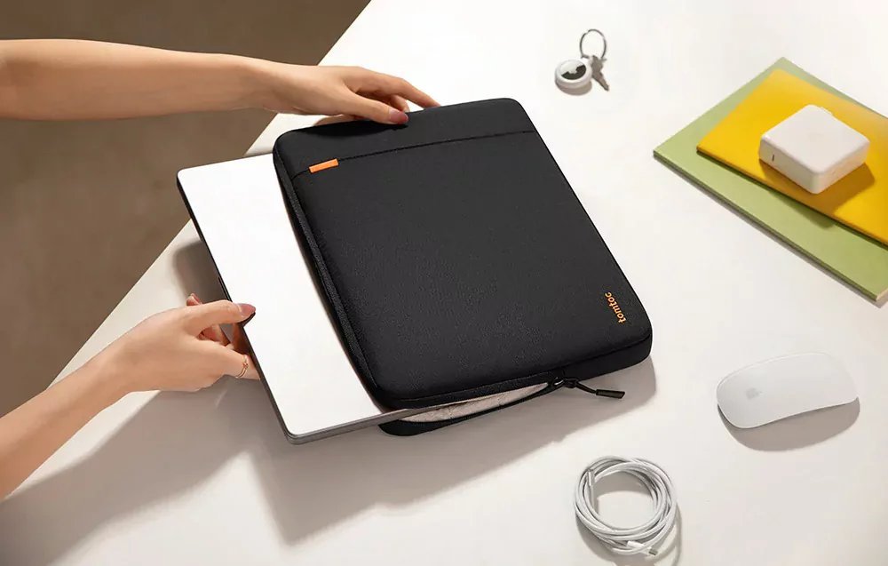 Футрола за лаптоп Tomtoc Defender A13, 14\", со џеб за додатоци, црна