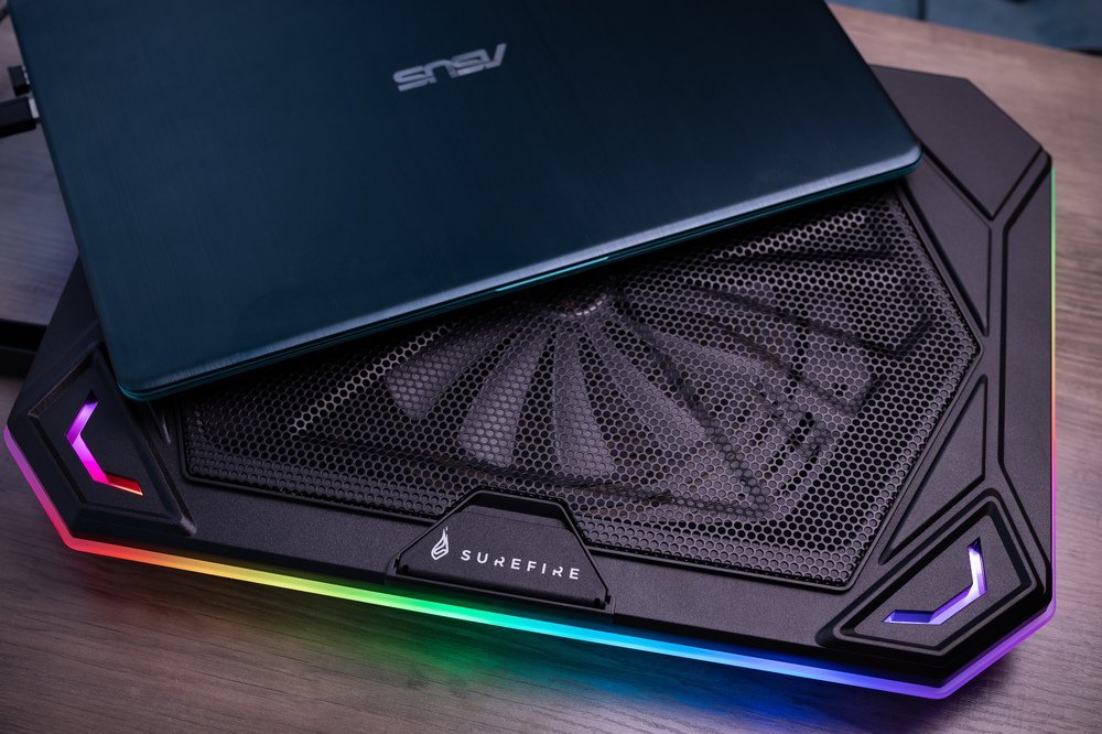 Ftohës laptopi gaming SureFire Bora X1, deri 17", RGB, i zi