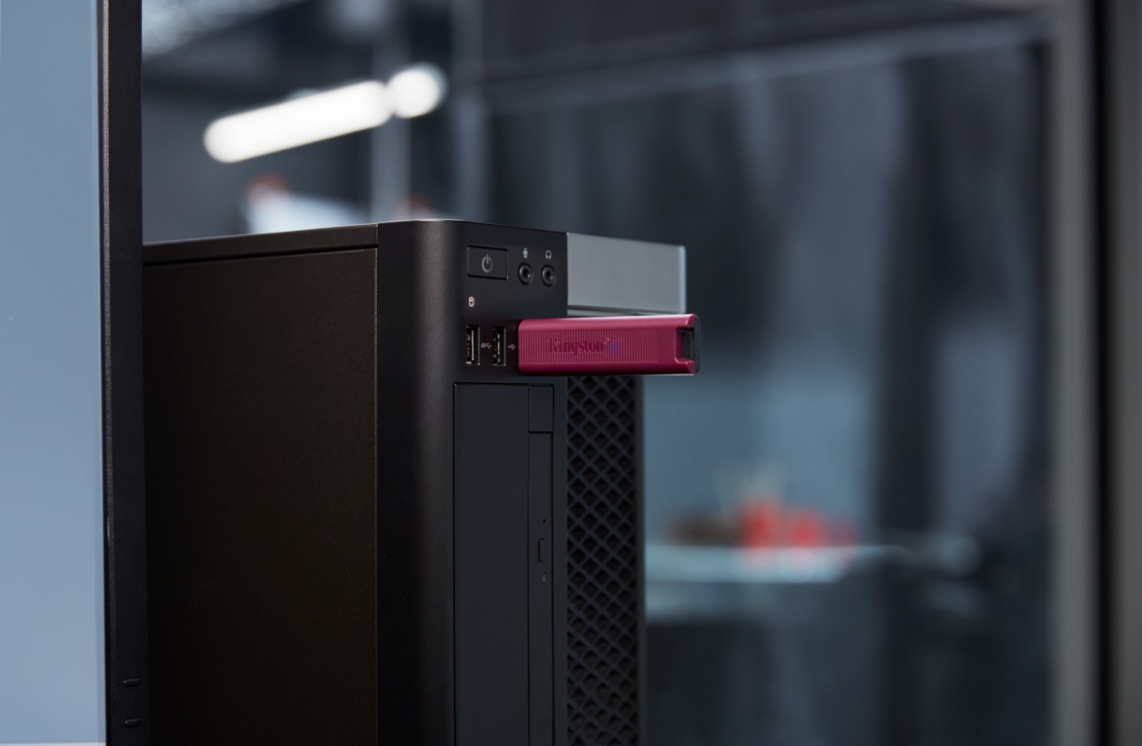 USB Kingston DataTraveler Max - 1TB, i kuq