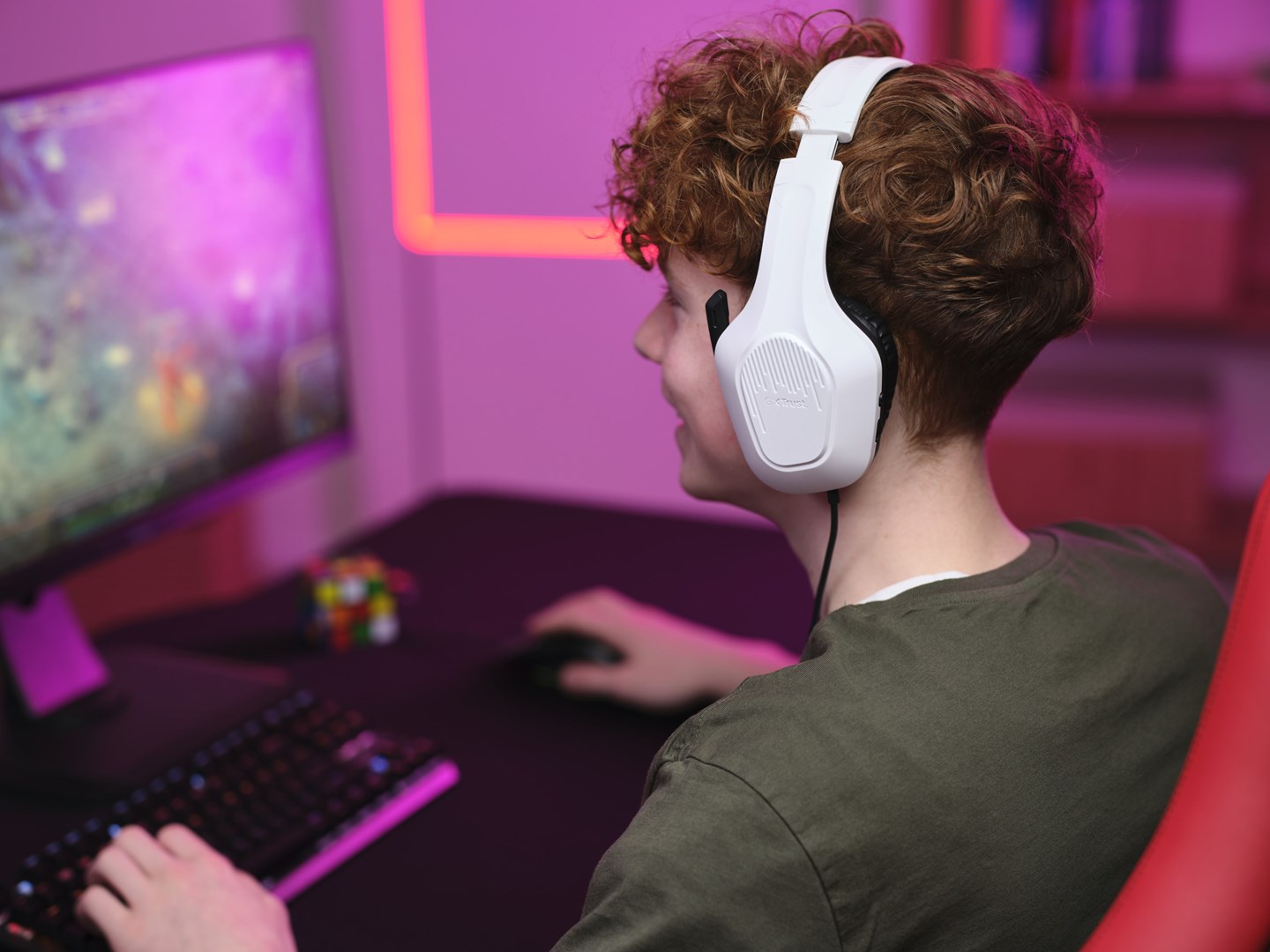 Kufje Trust GXT 415W Zirox, me kabllo, të bardha