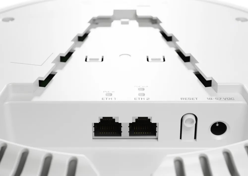 Access point за таван MikroTik cAP ax cAPGi-5HaxD2HaxD, Wi‑Fi 6 dual band, PoE in out, бел