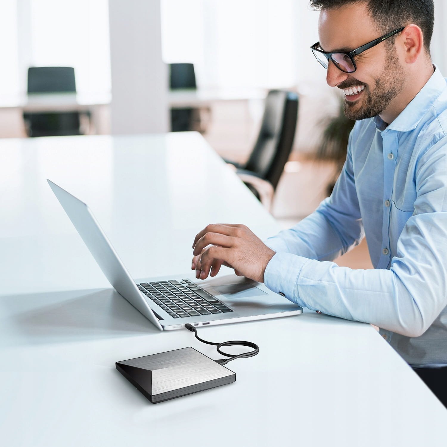 Lexues i jashtëm DVD CD USB C, për laptop, i zi